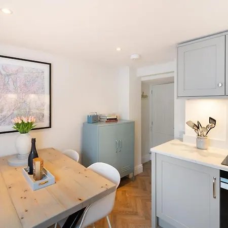 2 Bed In Oc-lr127 *