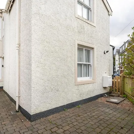 2 Bed In Oc-lr127 *